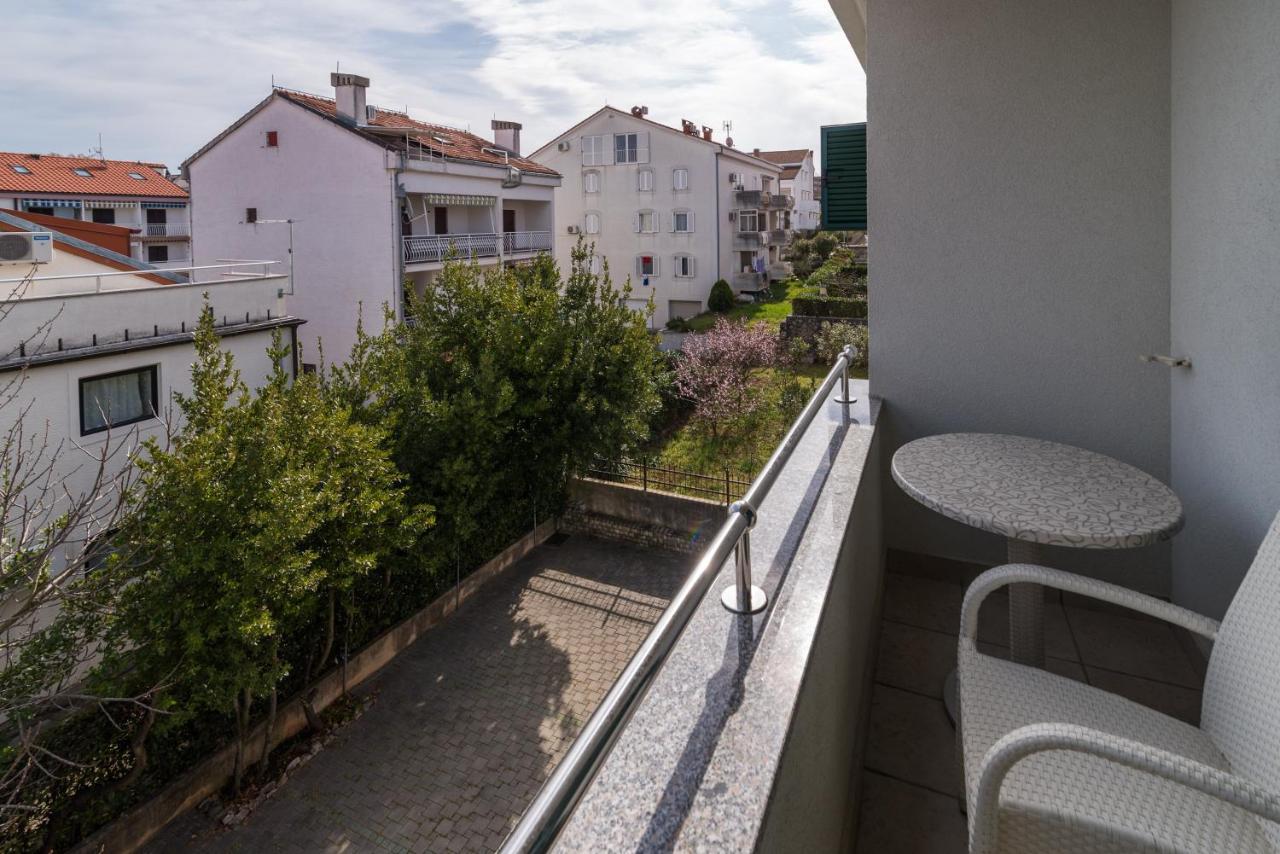 Apartments & Rooms Lavanda Малинска Екстериор снимка