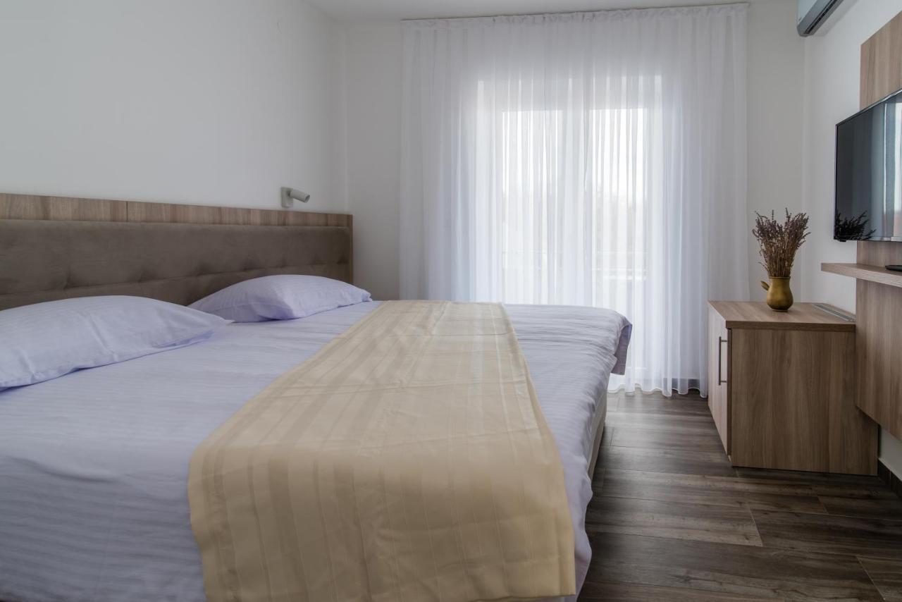 Apartments & Rooms Lavanda Малинска Екстериор снимка