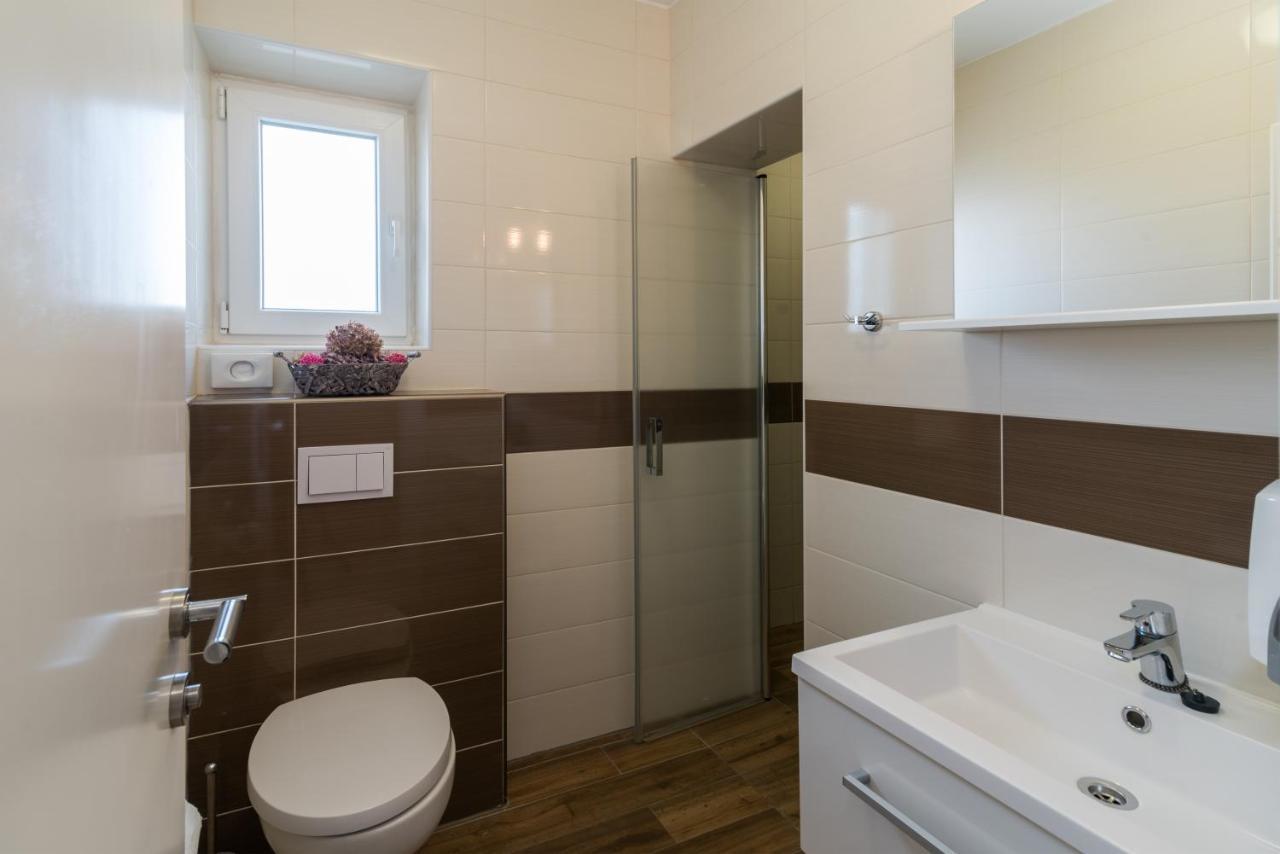 Apartments & Rooms Lavanda Малинска Екстериор снимка