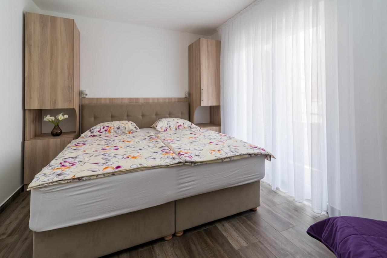 Apartments & Rooms Lavanda Малинска Екстериор снимка