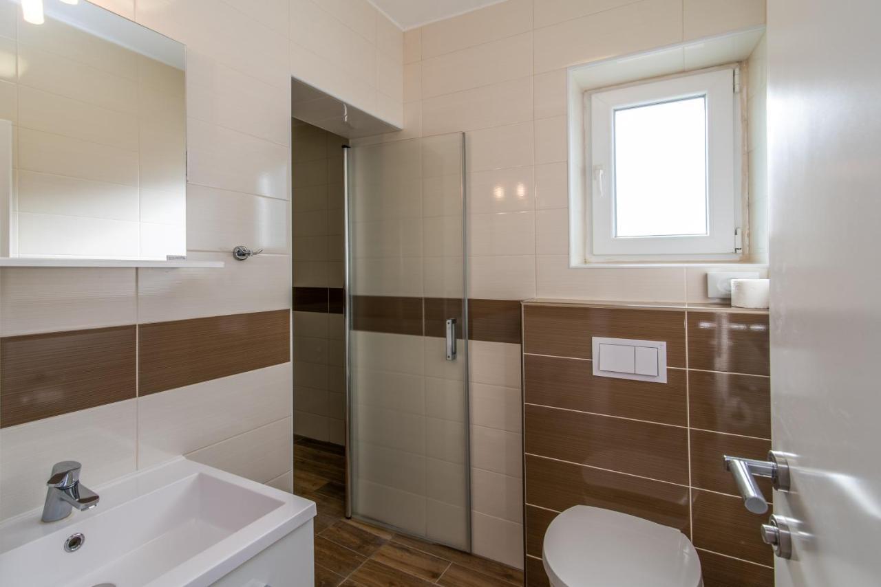 Apartments & Rooms Lavanda Малинска Екстериор снимка