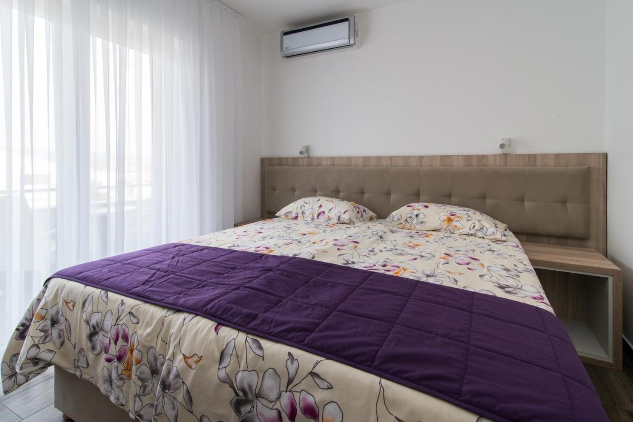Apartments & Rooms Lavanda Малинска Екстериор снимка